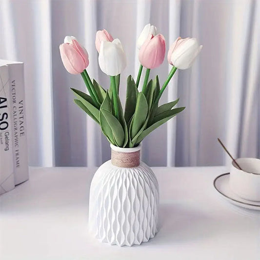 vase blanc plastique ressemble beacoup a porcelaine
