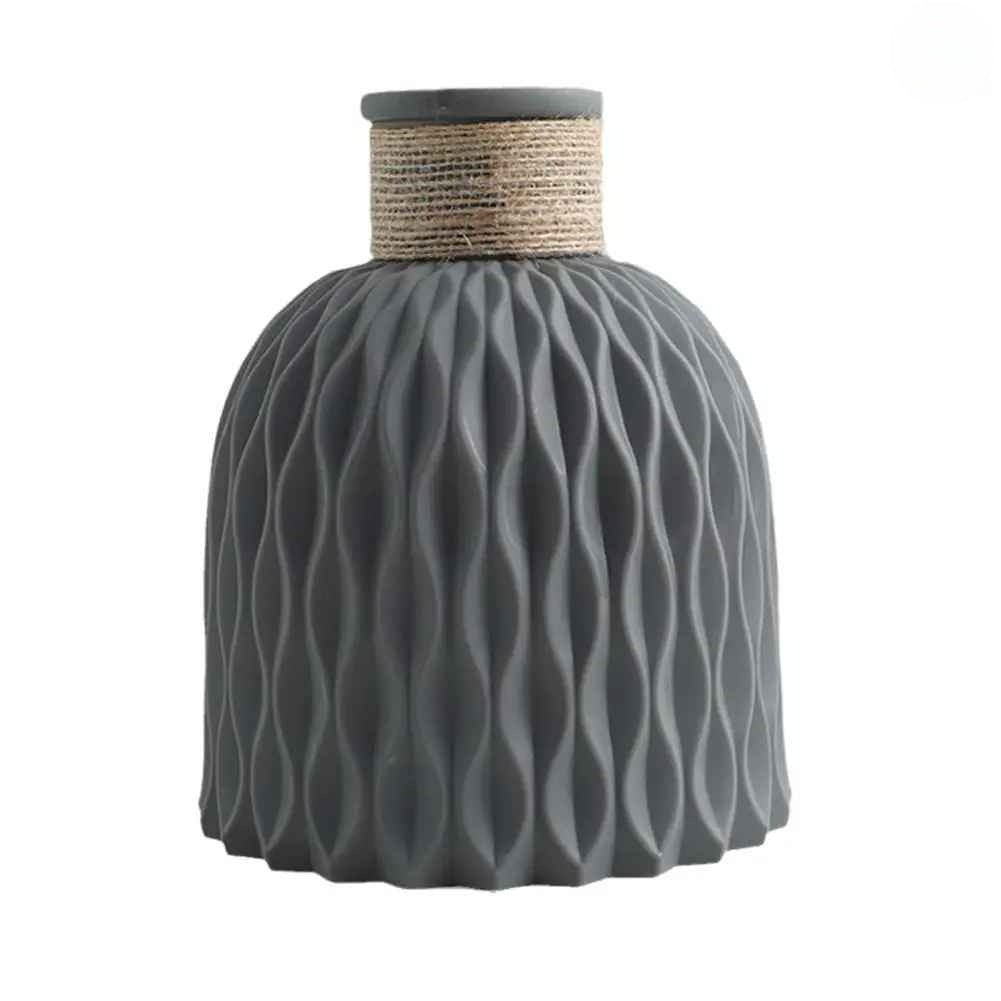 vase plastique couleur gris fonce